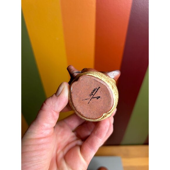 Vintage pottery elephant salt and pepper shakers and toothpick holder set - Picture 6 of 8